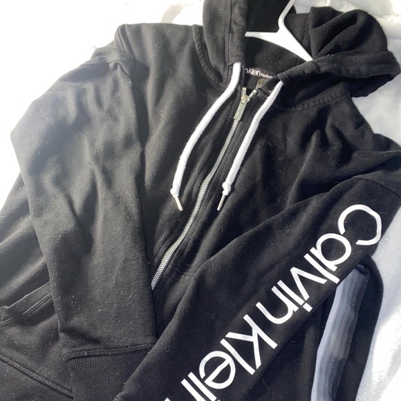 calvin klein - Picture 1 of 3